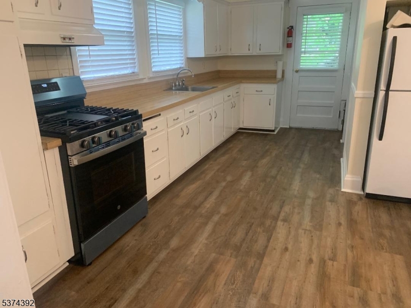33 Lincoln Pl