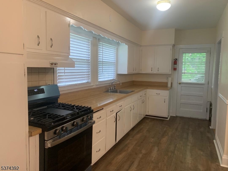 33 Lincoln Pl