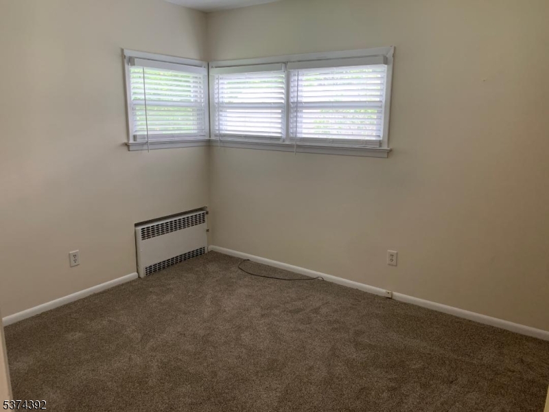 33 Lincoln Pl