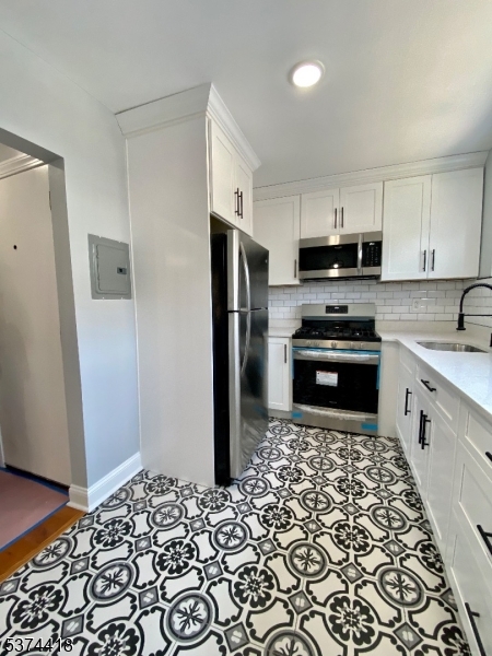 30 Chestnut Ave 2L