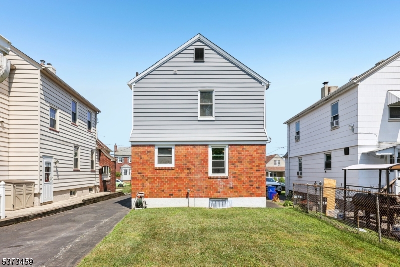 17 Berkeley Ave