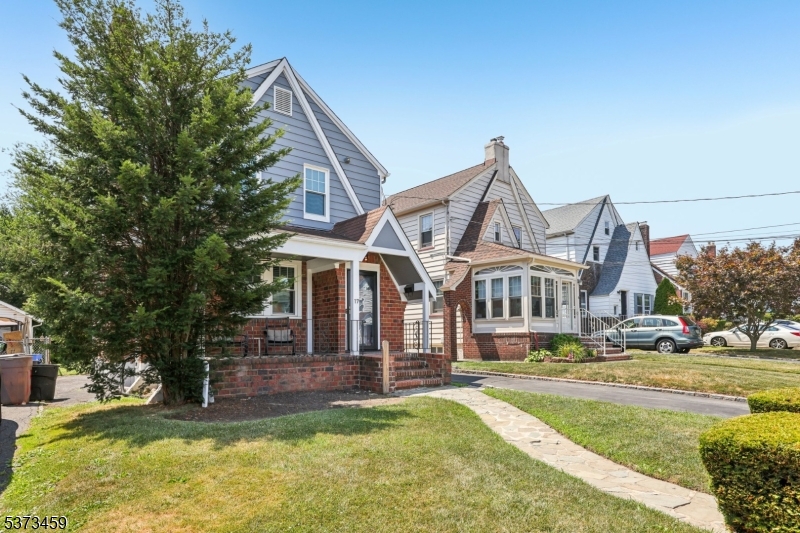 17 Berkeley Ave