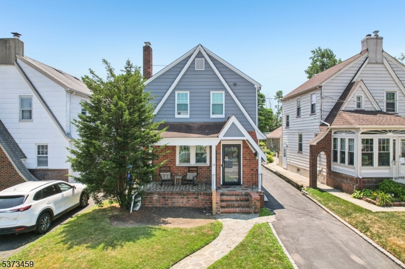 17 Berkeley Ave