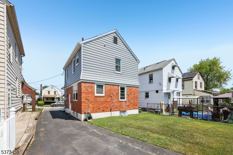 17 Berkeley Ave