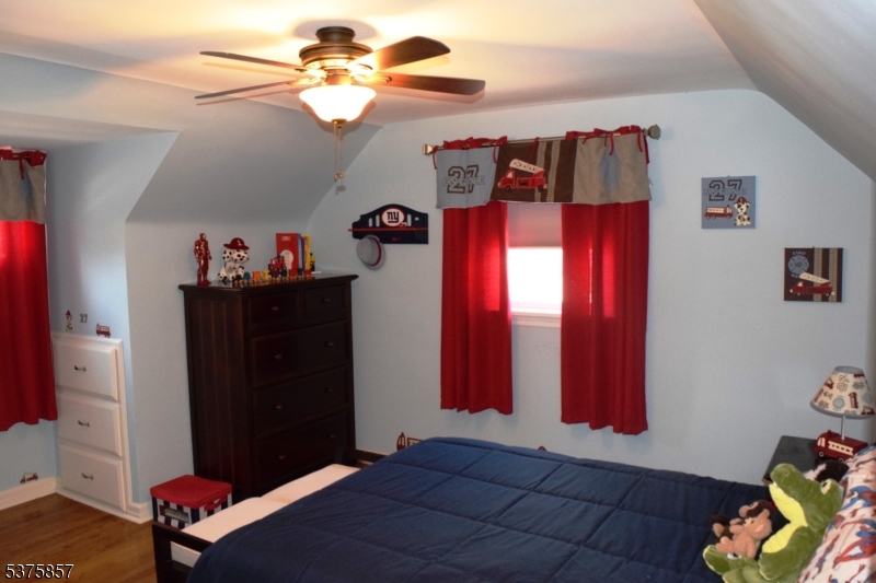 4-21 Summit Ave