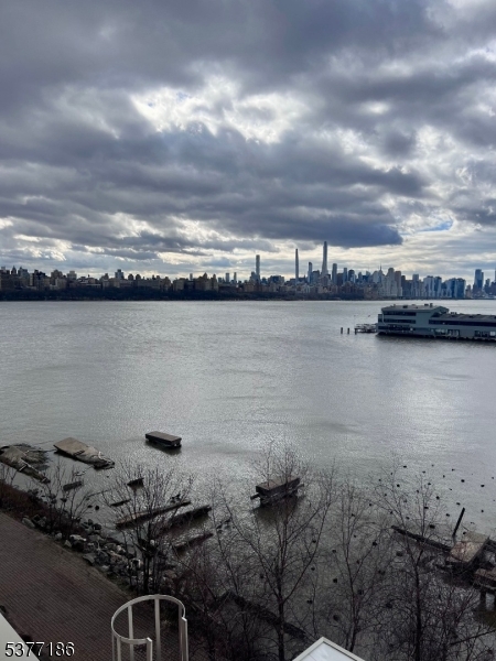 6209 City Pl