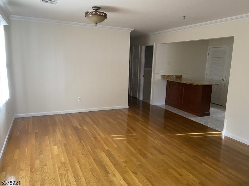23 Saint Charles St