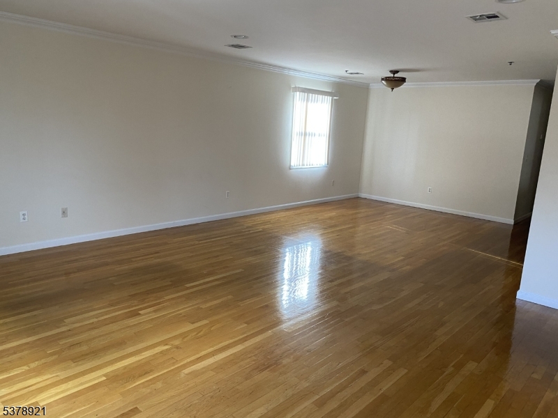 23 Saint Charles St