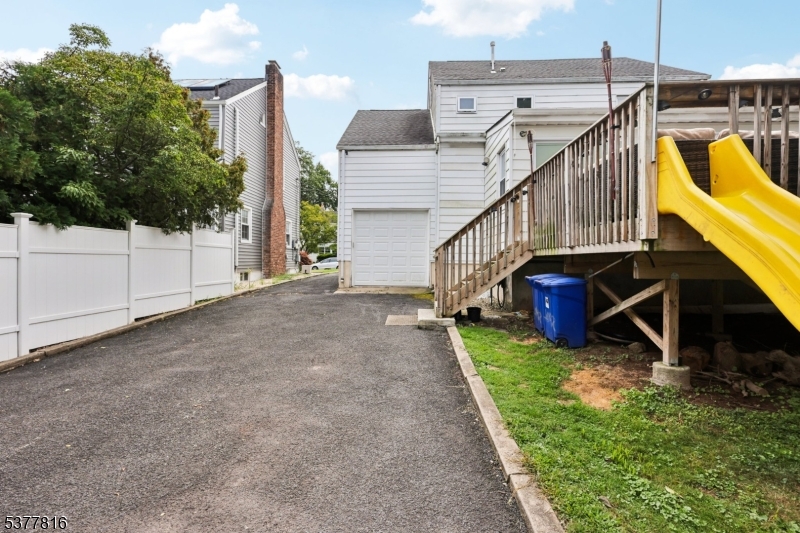 1042 Battle Hill Terrace