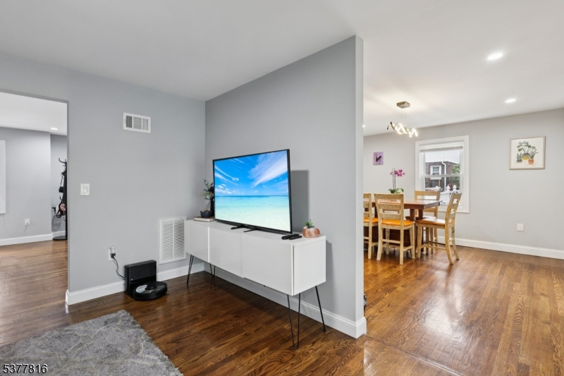 1042 Battle Hill Terrace