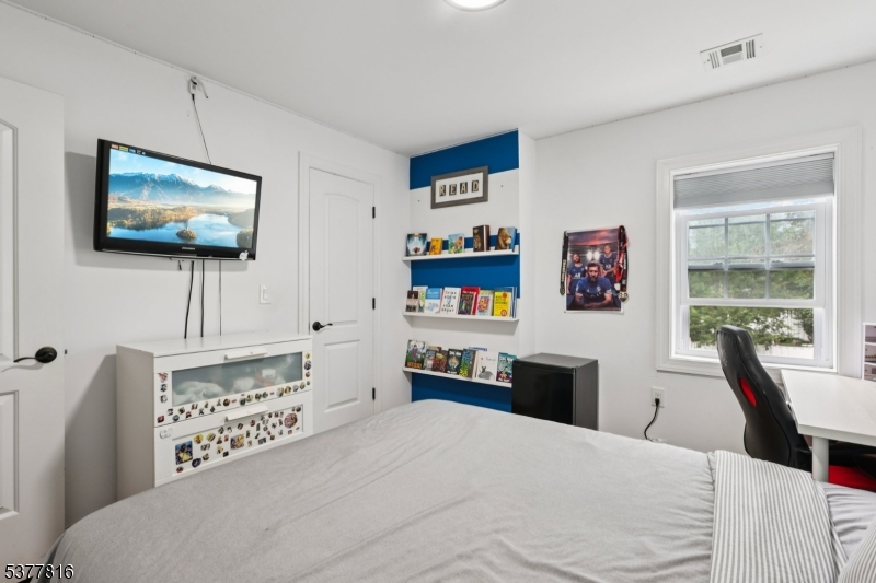 1042 Battle Hill Terrace