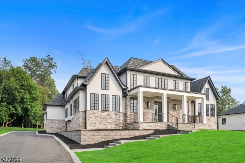 12A Hamilton Dr