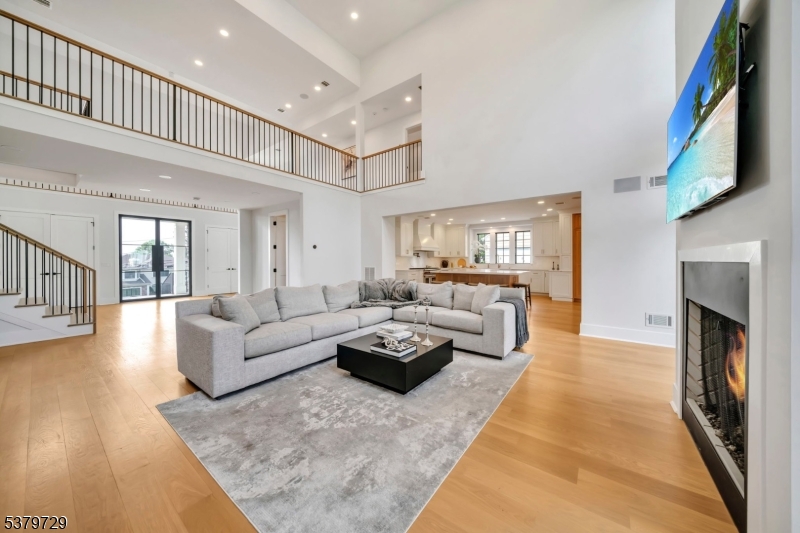 12A Hamilton Dr