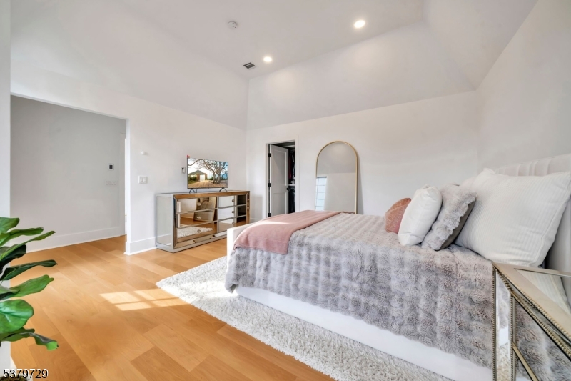 12A Hamilton Dr