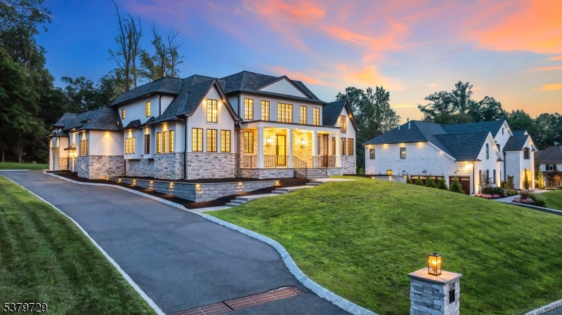 12A Hamilton Dr