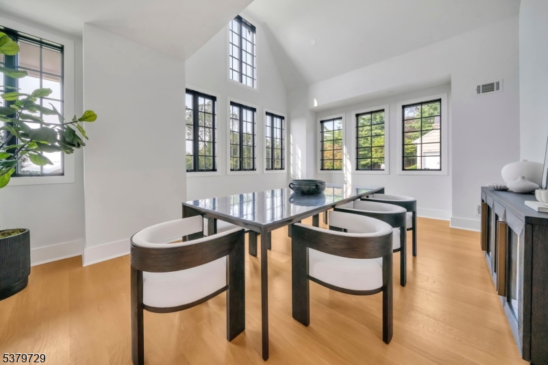 12A Hamilton Dr