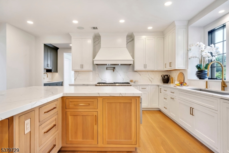 12A Hamilton Dr