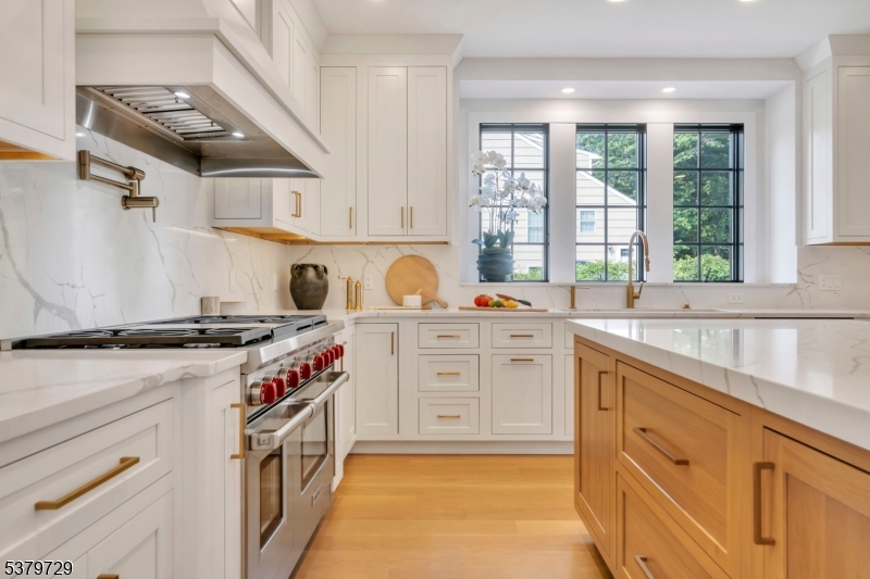 12A Hamilton Dr