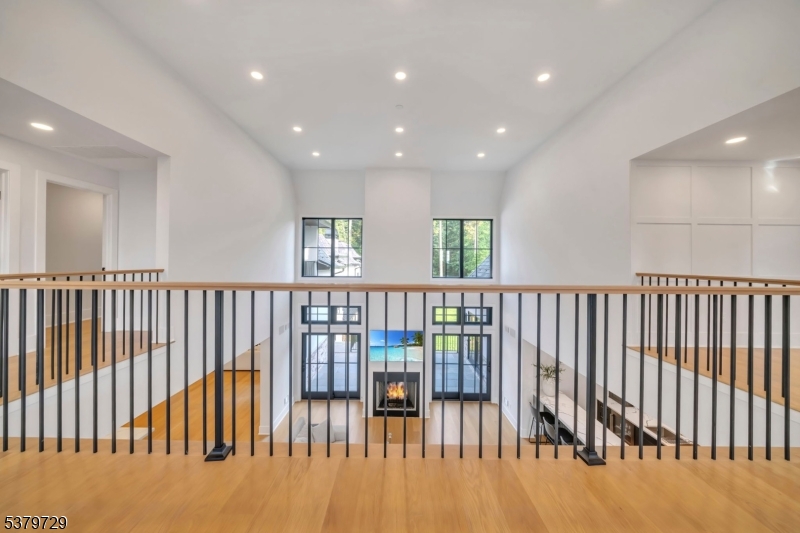 12A Hamilton Dr