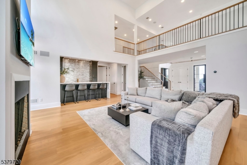12A Hamilton Dr