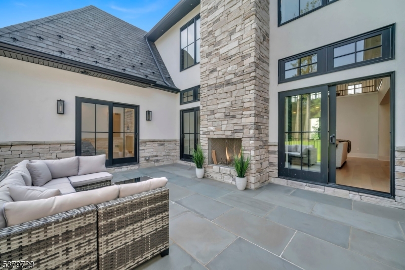 12A Hamilton Dr