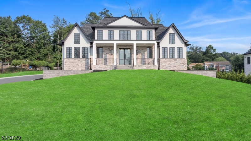 12A Hamilton Dr