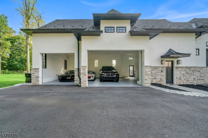 12A Hamilton Dr