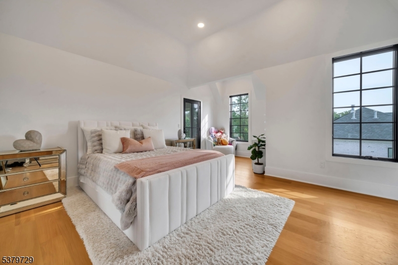 12A Hamilton Dr