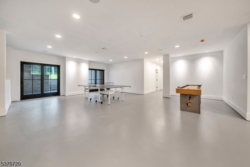 12A Hamilton Dr