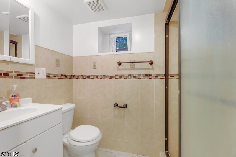 13-13 4Th St