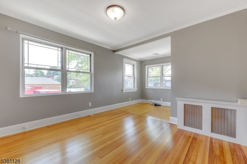 13-13 4Th St