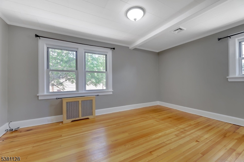 13-13 4Th St