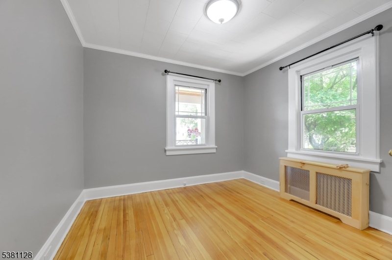 13-13 4Th St