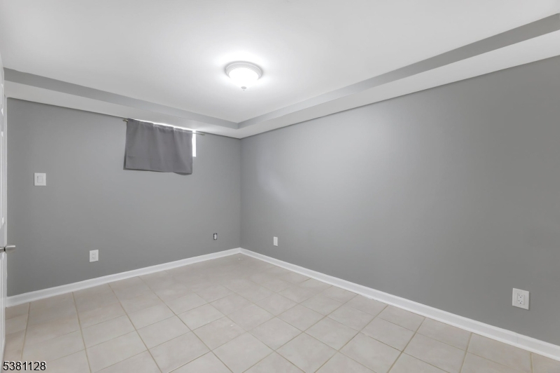 13-13 4Th St