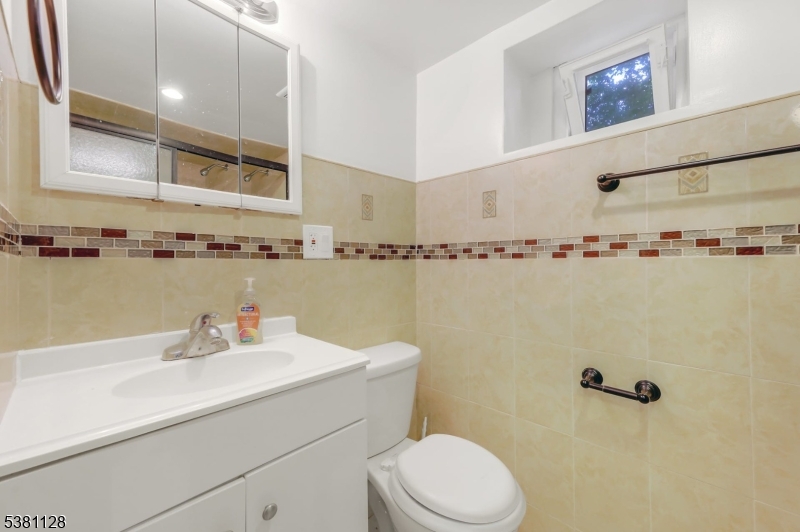 13-13 4Th St