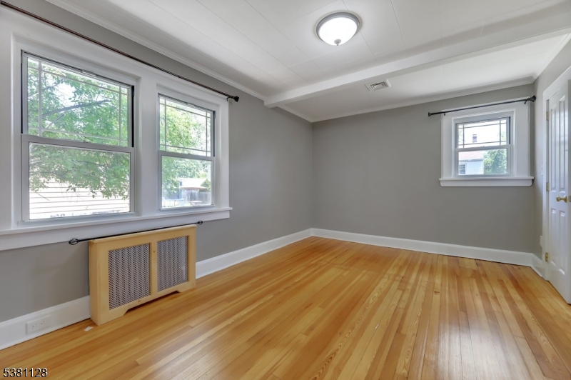 13-13 4Th St