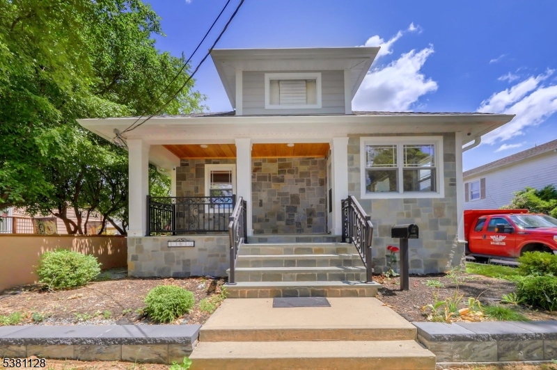 13-13 4Th St