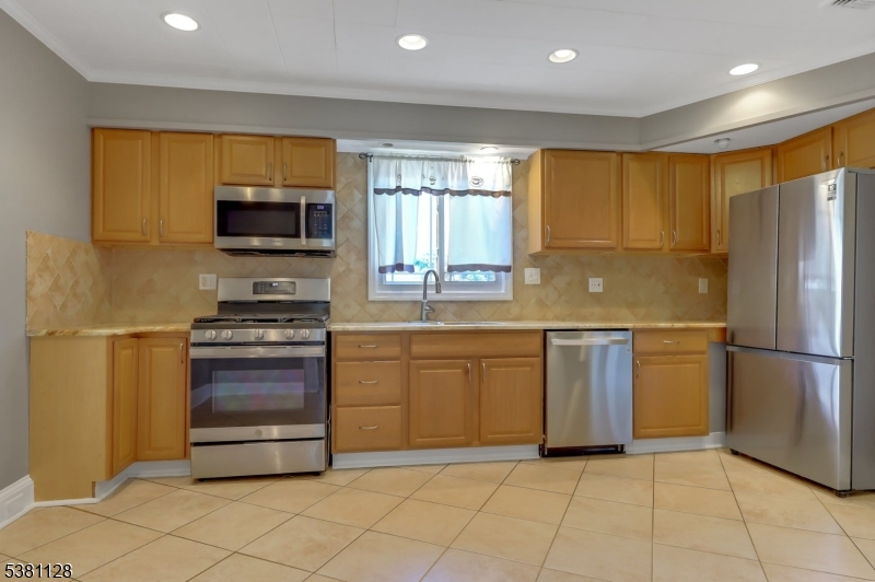 13-13 4Th St