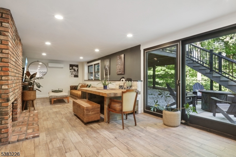34 Chopin Dr