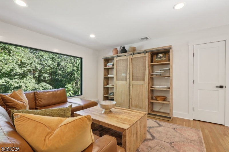 34 Chopin Dr