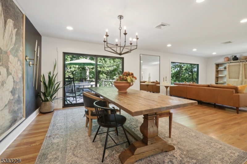 34 Chopin Dr