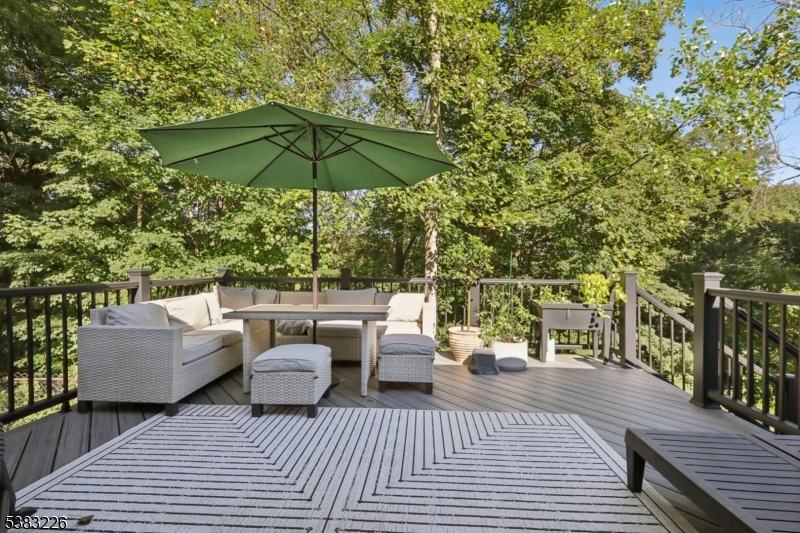 34 Chopin Dr