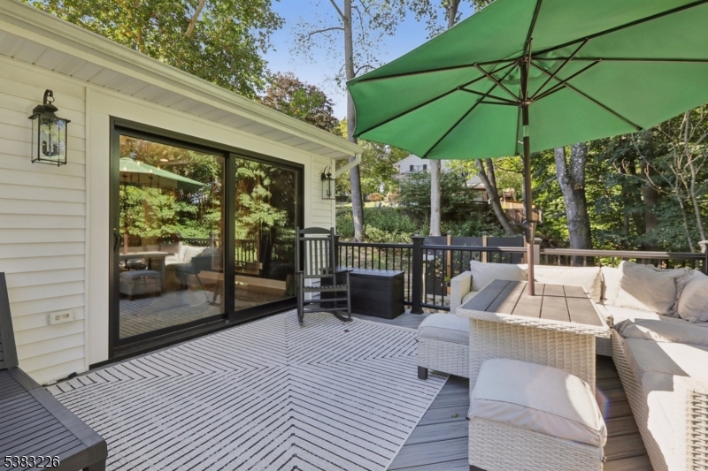 34 Chopin Dr