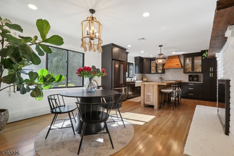 34 Chopin Dr