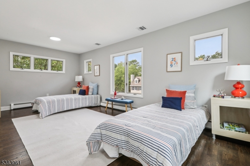 28 Sunrise Rd