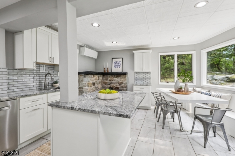 28 Sunrise Rd
