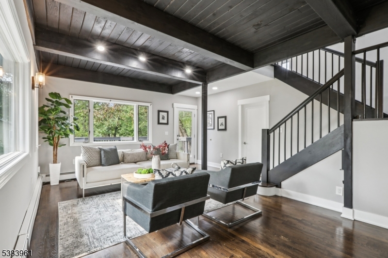 28 Sunrise Rd