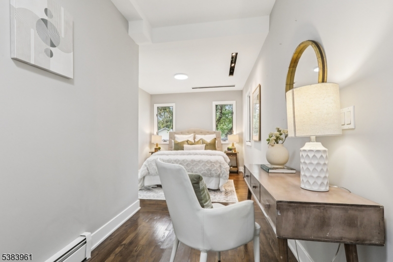 28 Sunrise Rd