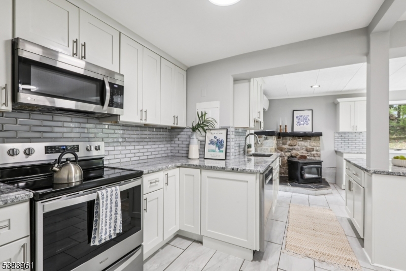 28 Sunrise Rd