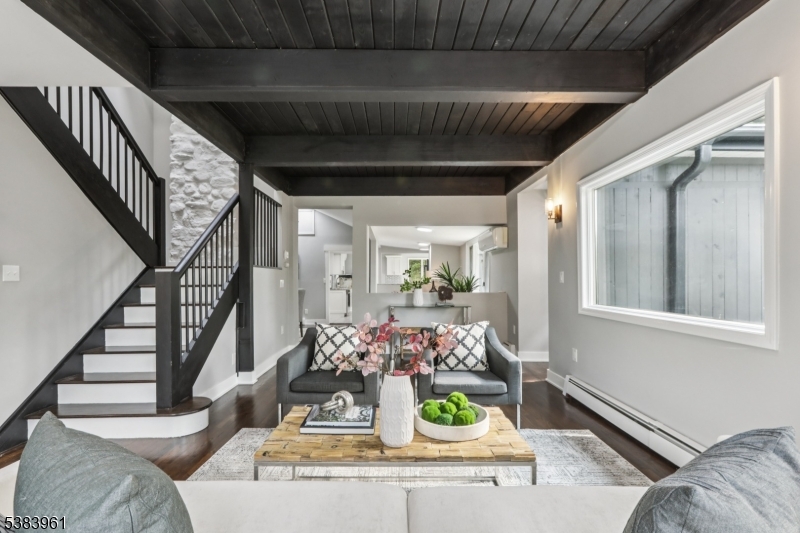 28 Sunrise Rd